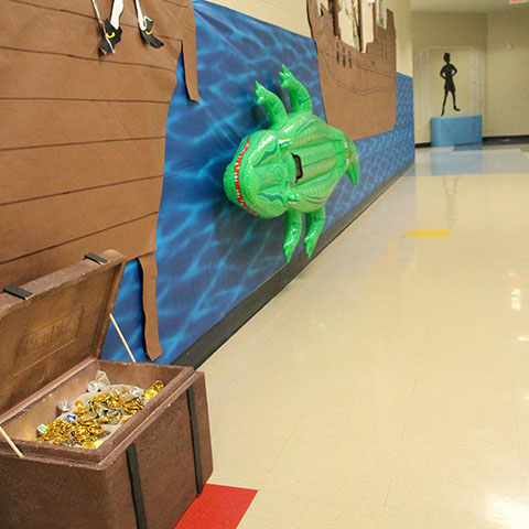 Hallways decorated for Peter Pan themed homecoming