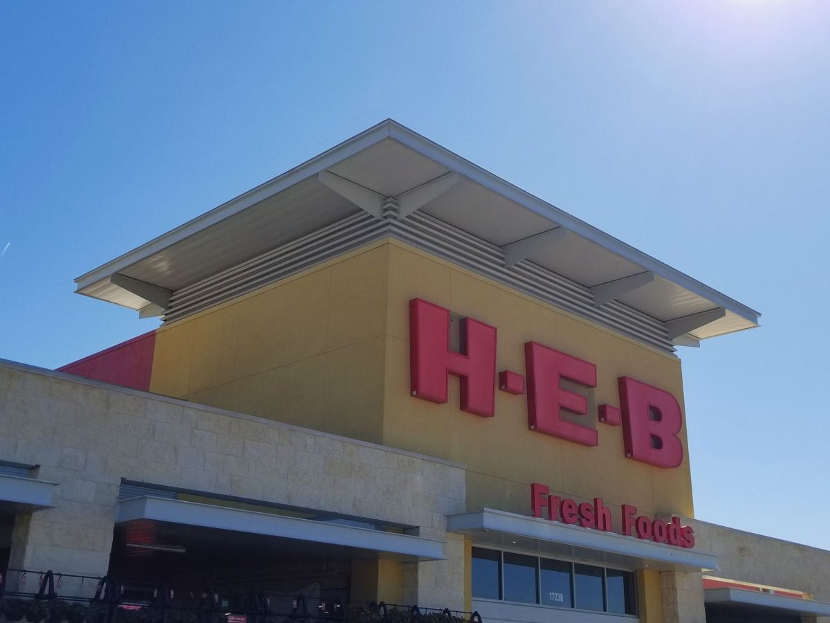 Front+entrance+of+H-E-B